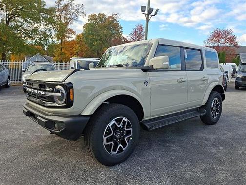 2025 Ford Bronco Outer Banks