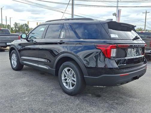 2025 Ford Explorer Active