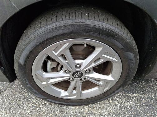 Cyber Silver 2022 Hyundai KONA SEL