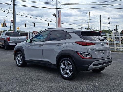 Cyber Silver 2022 Hyundai KONA SEL