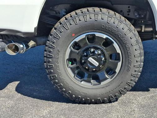 Star White Metallic Tri-Coat 2026 Ford F-250 Platinum