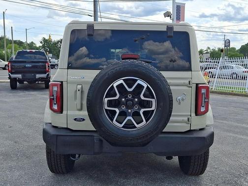 Desert Sand 2025 Ford Bronco Outer Banks