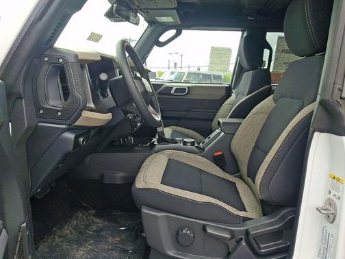 Oxford White 2026 Ford Bronco Big Bend