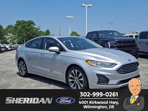 Ingot Silver Metallic 2019 Ford Fusion SE