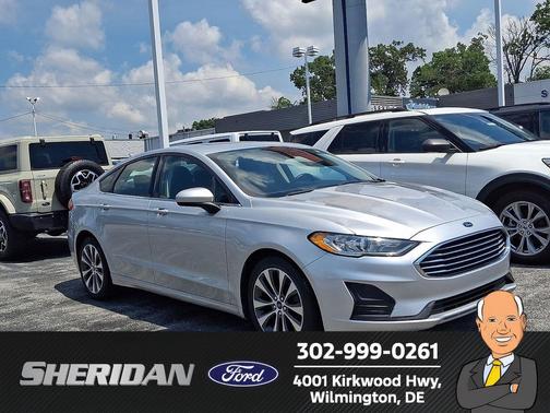 Ingot Silver Metallic 2019 Ford Fusion SE