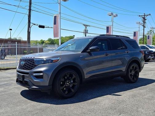 Carbonized Gray Metallic 2022 Ford Explorer ST-Line