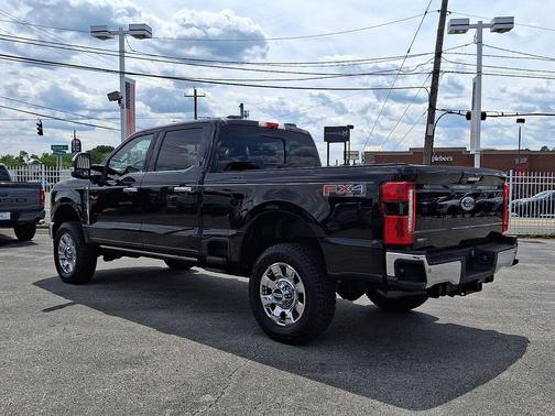 Agate Black 2023 Ford F-250 Lariat