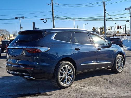 2023 Buick Enclave Essence AWD