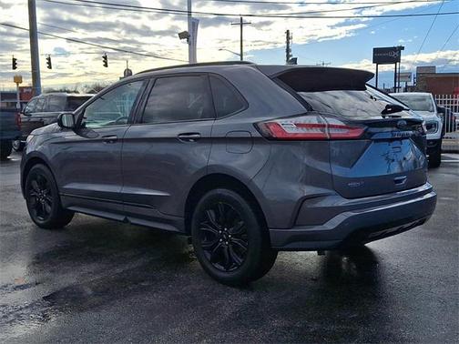 2022 Ford Edge SE