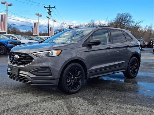 2022 Ford Edge SE