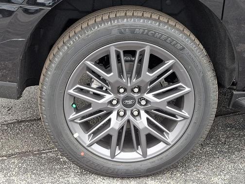 Agate Black Metallic 2026 Ford Expedition Max Platinum