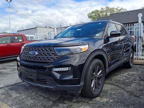 Agate Black Metallic 2022 Ford Explorer XLT