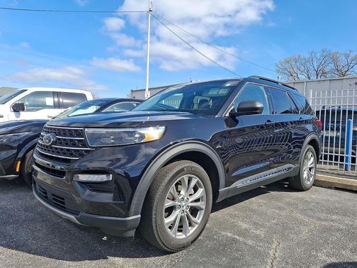 Agate Black Metallic 2023 Ford Explorer XLT