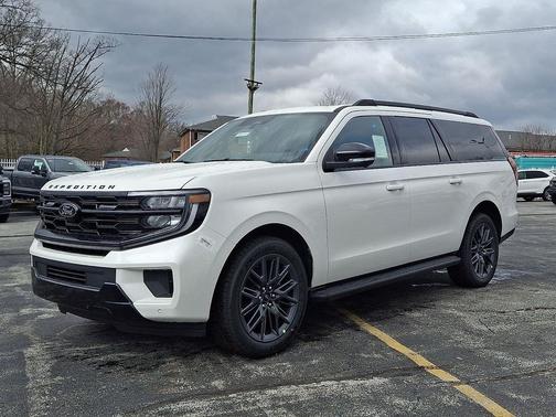 Star White Metallic Tri-Coat 2026 Ford Expedition Max Platinum