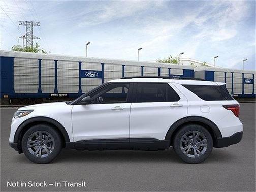Star White Metallic Tri-Coat 2026 Ford Explorer Active