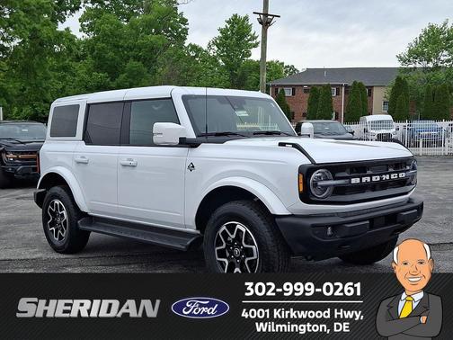 Oxford White 2025 Ford Bronco Outer Banks