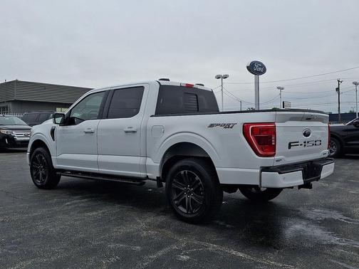 Oxford White 2022 Ford F-150 XLT