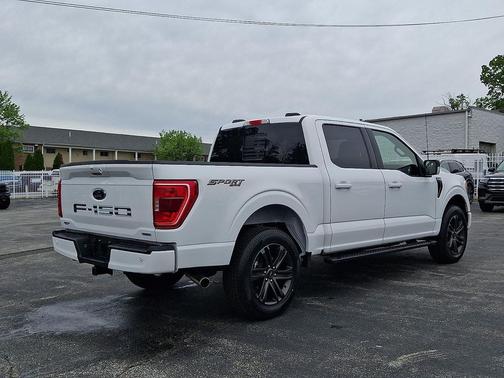 Oxford White 2022 Ford F-150 XLT