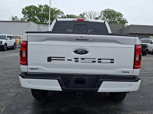 Oxford White 2022 Ford F-150 XLT