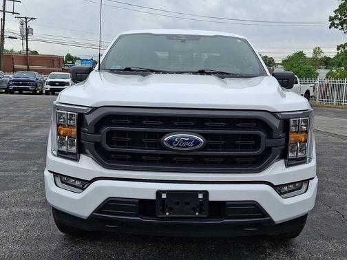 Oxford White 2022 Ford F-150 XLT