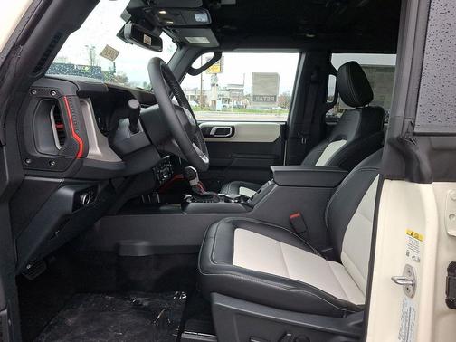 Wimbledon White 2026 Ford Bronco Outer Banks