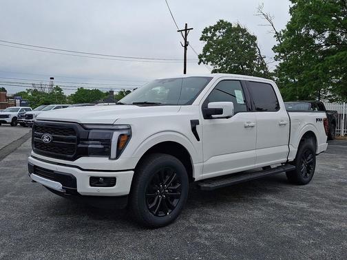Star White Metallic Tri-Coat 2026 Ford F-150 Lariat