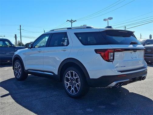 2025 Ford Explorer Platinum