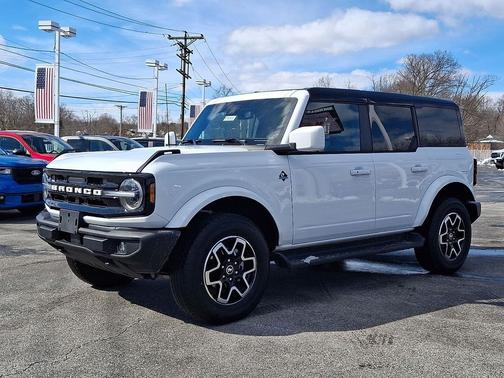 2025 Ford Bronco Outer Banks