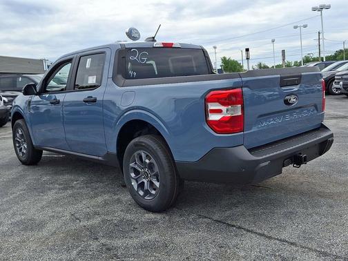Azure Gray Metallic Tri-Coat 2026 Ford Maverick XLT