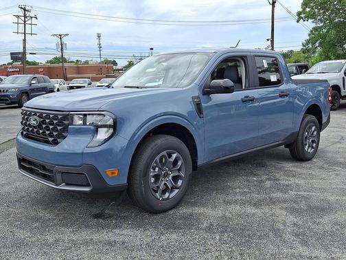 Azure Gray Metallic Tri-Coat 2026 Ford Maverick XLT