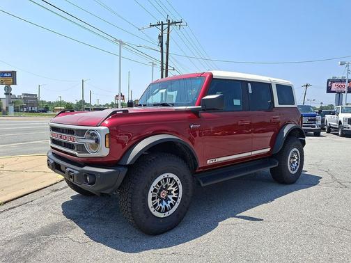 Ruby Red Metallic Tinted Clearcoat 2026 Ford Bronco Outer Banks
