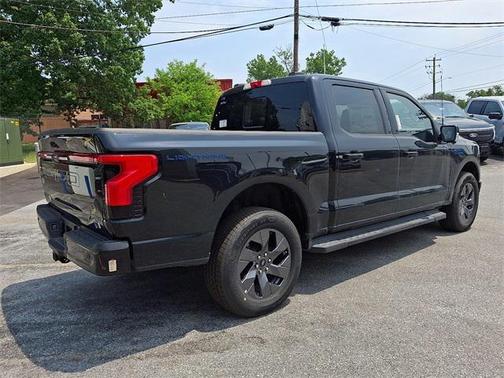 2025 Ford F-150 Lightning LARIAT