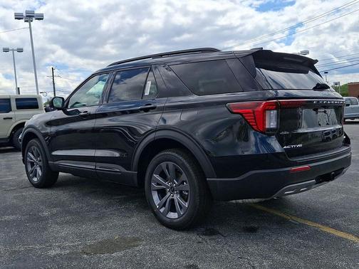 Agate Black Metallic 2026 Ford Explorer Active