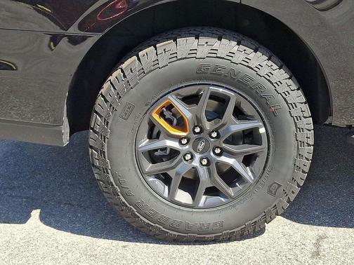 Agate Black Metallic 2026 Ford Expedition Tremor