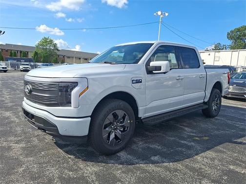 2025 Ford F-150 Lightning LARIAT