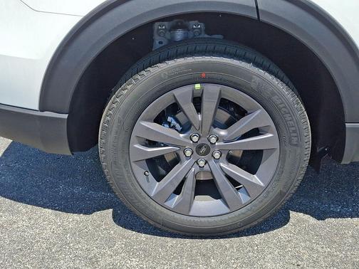 Star White Metallic Tri-Coat 2026 Ford Explorer Active