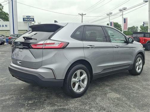2022 Ford Edge SE