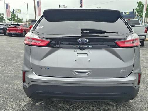 2022 Ford Edge SE