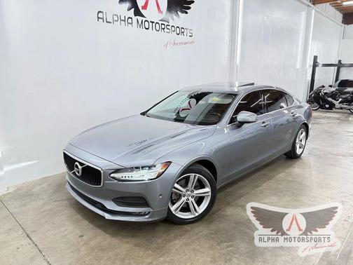 2018 Volvo S90 T5 Momentum