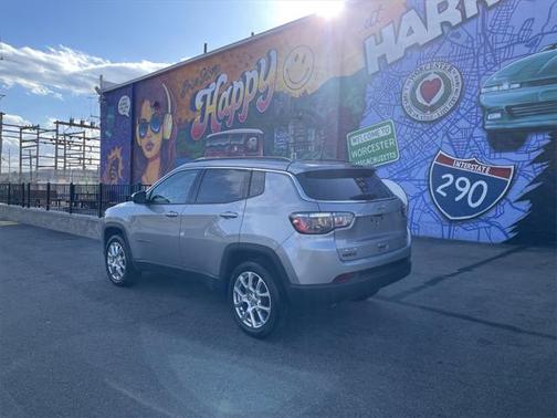 2023 Jeep Compass Latitude Lux FWD