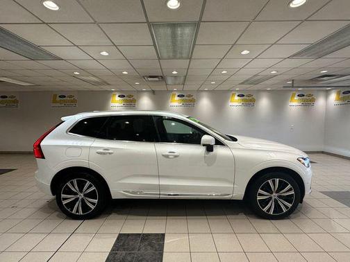 Crystal White 2022 Volvo XC60 B5 Inscription