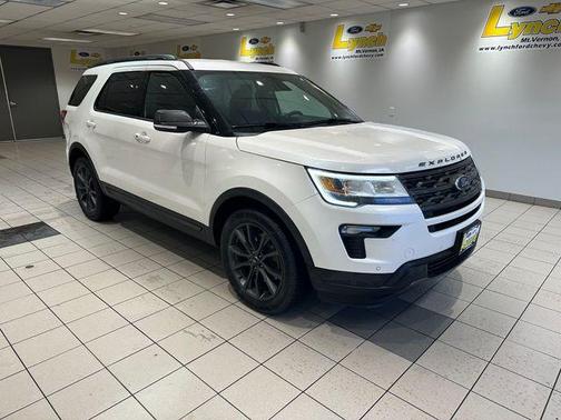 White Platinum 2018 Ford Explorer XLT