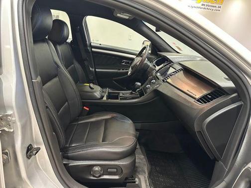 2017 Ford Taurus SEL