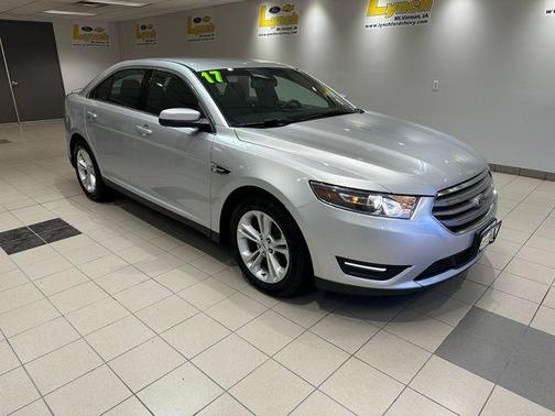 2017 Ford Taurus SEL