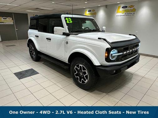 Oxford White 2023 Ford Bronco Outer Banks