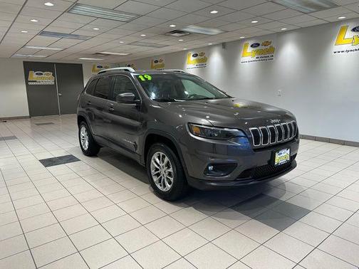 Granite Crystal Clearcoat Metallic 2019 Jeep Cherokee Latitude Plus