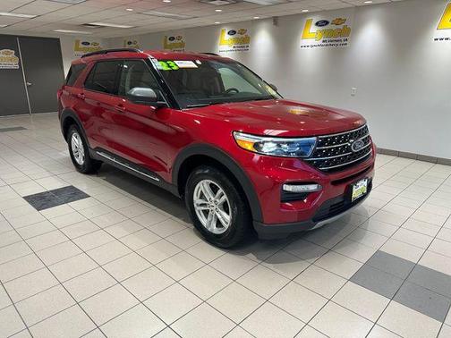 Rapid Red Metallic Tinted Clearcoat 2023 Ford Explorer XLT