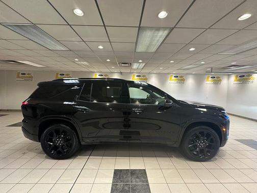 Mosaic Black Metallic 2025 Chevrolet Traverse RS