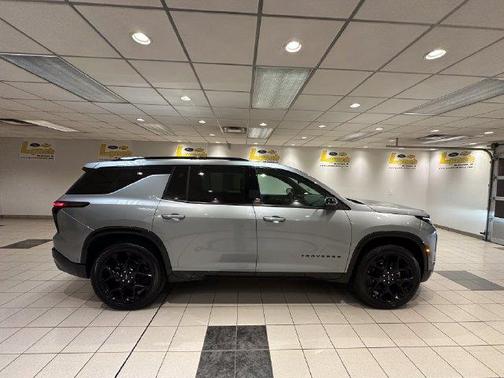 Sterling Gray Metallic 2024 Chevrolet Traverse RS