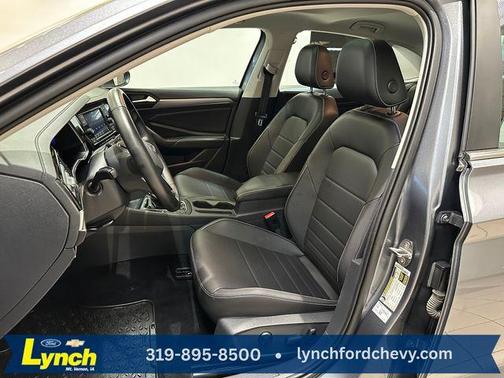 Platinum Gray Metallic 2023 Volkswagen Jetta 1.5T SE